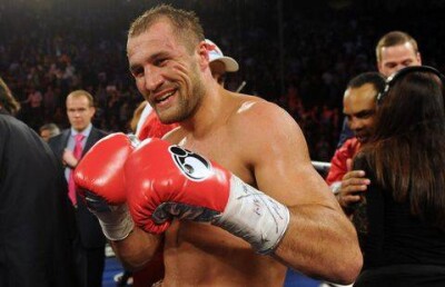 Российский боксёр довёл до бешенства Адониса Стивенсона, назвав его курицей