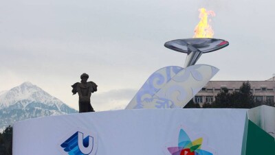 Заключительный этап эстафеты огня Универсиады проходит в Алматы