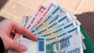 Белорусский рубль обесценился за неделю ещё больше, чем тенге