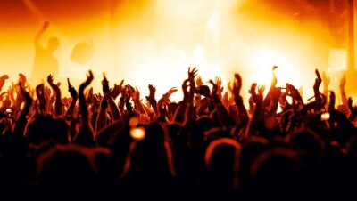 Учёные объяснили, почему живые концерты дают больше позитивных эмоций