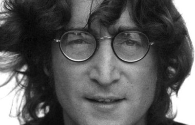 Прядь волос Джона Леннона продали на аукционе за 35 000 долларов