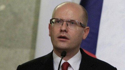 Премьер-министр Чехии уходит в отставку из-за налогового скандала