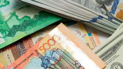 Курс доллара на бирже превысил 345 тенге