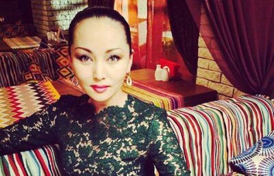 Баян Есентаева госпитализирована с ножевыми ранениями