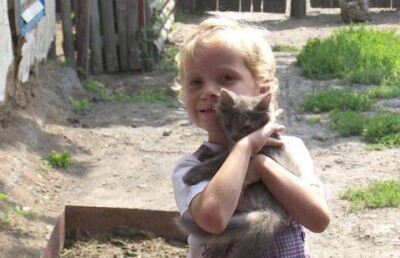 Пятилетняя девочка, страдающая от рака третьей стадии, живёт в полуразрушенном доме в Костанае