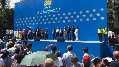Митинг против провокаций и войны провели в Алматы