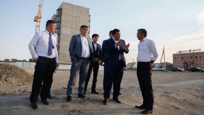 Аким Атырау поручил разобраться с автомобильными пробками в часы пик