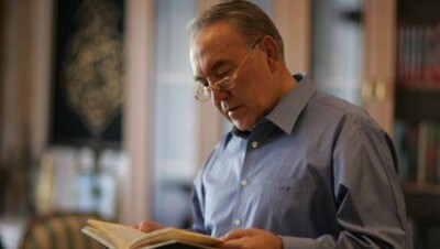 Быть скромным и не предаваться чрезмерной роскоши призвал Назарбаев
