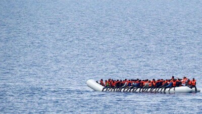 13 мигрантов погибли при крушении судна в Средиземном море