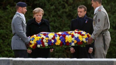 Макрон и Меркель открыли мемориальную доску к 100-летию окончания Первой мировой войны