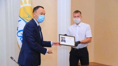 Помогающих в период пандемии волонтёров наградили в Костанае