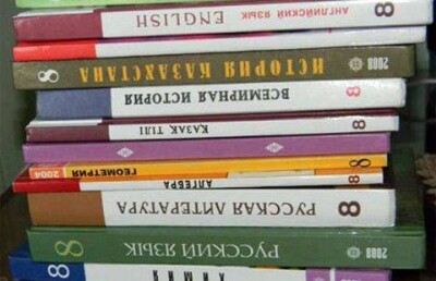 Шымкентским школьникам может не хватить учебников
