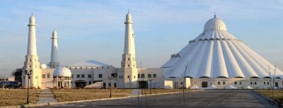 Молодые люди устроили патриотическую акцию в главной мечети Шымкента