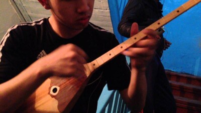 Казахскую народную песню "Агугай" исполнили дети в аэропорту Пекина