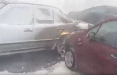 Десятки машин столкнулись друг с другом из-за непогоды в Караганде
