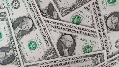 Курс доллара на бирже вырос до 344 тенге