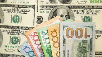 Курс доллара упал на бирже ниже отметки в 398 тенге 