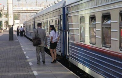 В Казахстане узаконили передачу конвертов через бригадиров поездов