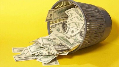 В Кремле заявили, что многие страны Азии и Европы ищут замену доллару