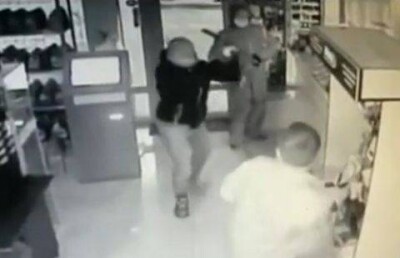 Грабители автозаправки вблизи Петропавловска попали в объектив видеокамеры