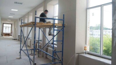 В Караганде стройкомпания оставила без зарплаты более 100 рабочих