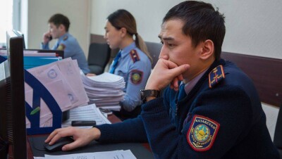 Сотрудники ДВД Астаны показали, в каких условиях вынуждены работать
