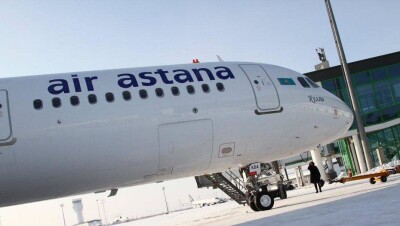 Некорректное поведение сотрудницы Air Astana в аэропорту Актобе сняли на видео 