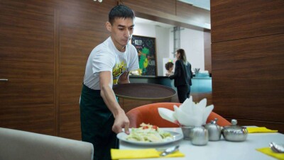 Как люди с психическими отклонениями возвращаются в общество с помощью работы. Репортаж Informburo.kz