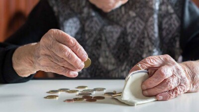 Во Франции депутаты вынесли вотум недоверия правительству из-за пенсионной реформы