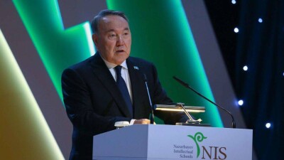 Назарбаев: Учащиеся НИШ опережают школьников Канады, Финляндии и США
