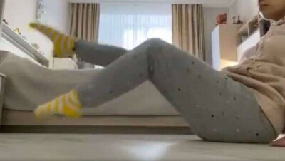 В Петропавловске студенты Kozybayev University учатся плаванию дома на полу