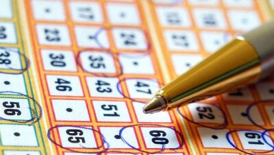 Казахстанцам, не получившим выигрыши от "Казлото", придётся выбивать их через суд