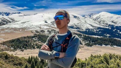 Казахстанец стал победителем фестиваля по скоростному забегу на Эльбрус