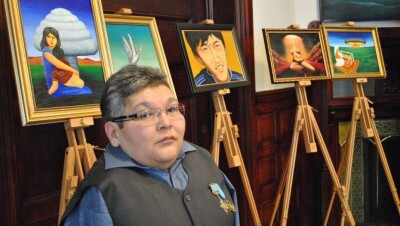 Карагандинский художник без рук продаёт картины, чтобы отремонтировать дороги