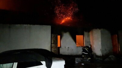 В посёлке Байбесик под Алматы горят три жилых дома