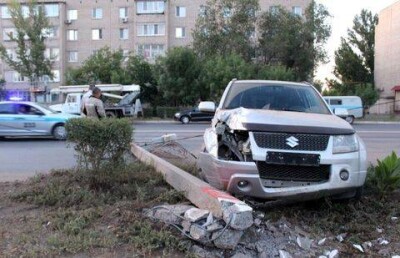 Автомобиль Генконсульства России в Уральске попал в ДТП 