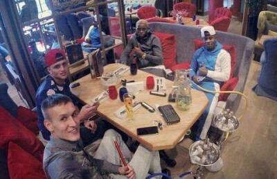 Фото футболистов "Астаны" с кальяном возмутило пользователей сети