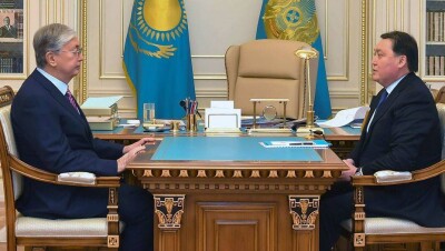 Токаев и Мамин обсудили подготовку к расширенному заседанию Правительства