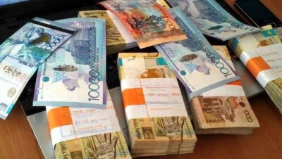 Директора сельской школы посадили на три года за взятку в 400 тысяч тенге