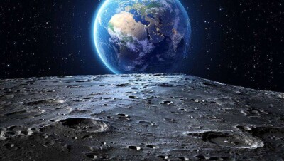 SpaceX подписала соглашение с первым в мире космическим туристом, который облетит Луну