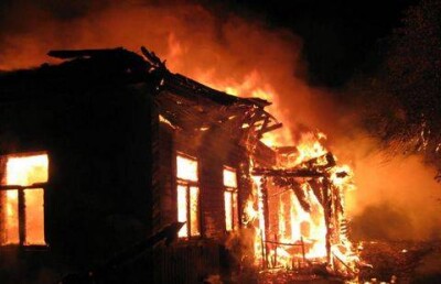 Трёхлетний ребёнок сгорел на глазах у отца в Костанайской области