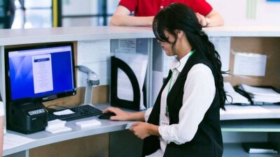 В семи регионах Казахстана продлили время работы ЦОНов