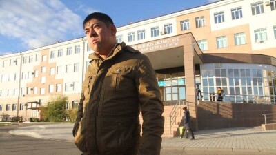 Военруку, избившему десятиклассника, вручили почётную грамоту в ЗКО