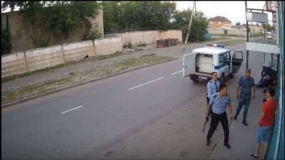 Полицейский, избивший мужчин у кафе в Павлодаре, заключил сделку с прокурором