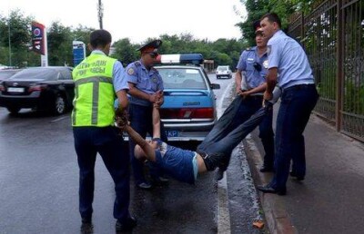 В Шымкенте хулиган напал на приезжего, а потом разбил себе голову, чтобы не ехать в полицию