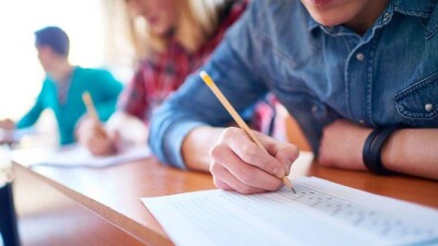 У участников мартовского ЕНТ изъяли более 42 тысяч запрещённых предметов