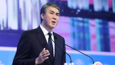 Асет Исекешев призвал астанчан чаще улыбаться