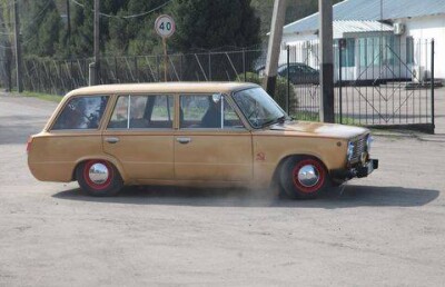 Увеличить транспортный налог на возрастные авто предлагают в Казахстане