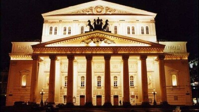 Большой театр, ГУМ и ЦУМ эвакуировали в Москве