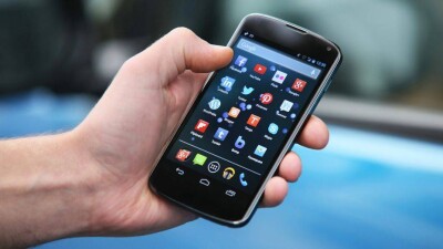 Запрет на смартфоны назвали неэффективным в борьбе с утечкой информации
